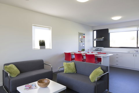 Western Sydney University Village - Campbelltown Campus - Foster Accommodation 3