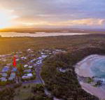 Angourie Blue 7 stroll to surfing beaches. - Foster Accommodation