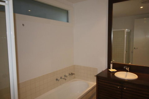Breakers Holiday House - Foster Accommodation 3
