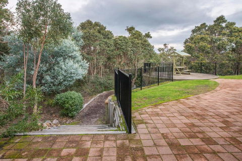 A Hidden Bush Delight - Foster Accommodation 2
