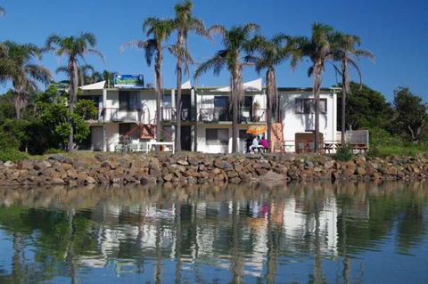 Beachfront 3 25 Willow Street - Foster Accommodation 2