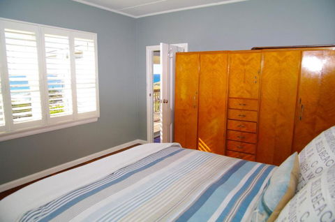Awesome View 4 View Street - Foster Accommodation 1