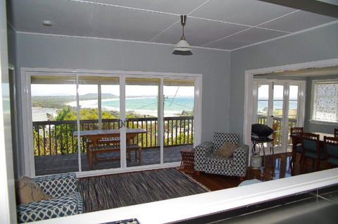 Awesome View 4 View Street - Foster Accommodation 4