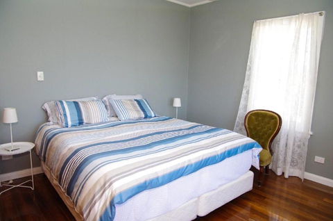 Awesome View 4 View Street - Foster Accommodation 6