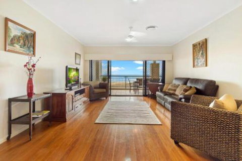 Luxury Beach Unit Dolphin Heads - Foster Accommodation 5