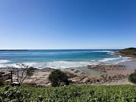 Avalon 2 Uninterrupted Views Almost On The Beach! - Foster Accommodation 2