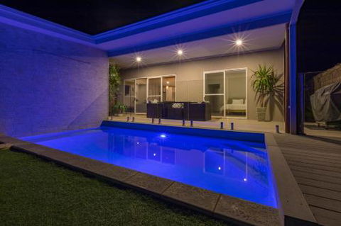 Sols Place Boutique Pool Villas - Foster Accommodation 3