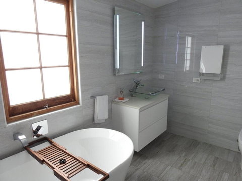 Cooks Cottage - Foster Accommodation 3