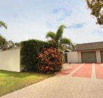 6 Petrie Ave Marcoola Pet Friendly Linen supplied - Foster Accommodation