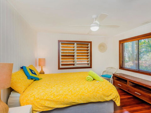 Pacifica 2 Opposite The Beach At Brooms Head - Foster Accommodation 3