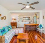 Pacifica 2 Opposite the beach at Brooms Head - Foster Accommodation