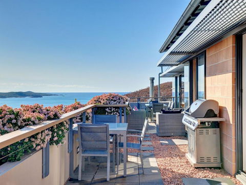 One Mile Cl Townhouse 22 26 The Deckhouse - Foster Accommodation 5