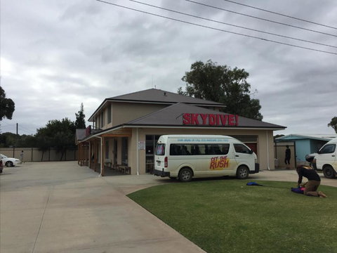 Blue Sky Apartment - Foster Accommodation 5