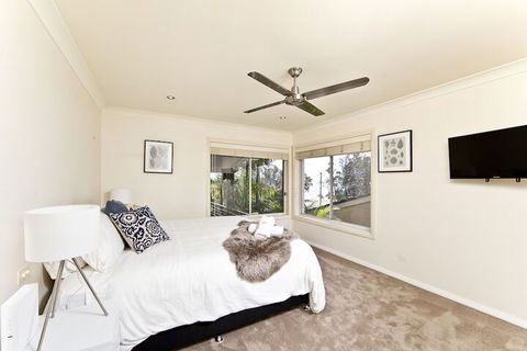 Beachside Haven Your Perfect Oasis Home - Foster Accommodation 3