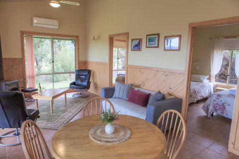 Riverside Retreat Chalets Walpole - Foster Accommodation 7