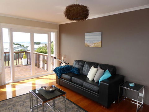 Panoramic Views On Walter - Foster Accommodation 5