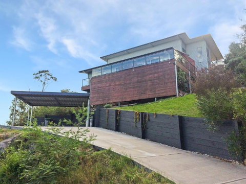 91 Berrambool Drive - Foster Accommodation 5