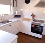 The Husky house or The Husky Studio Suite - Foster Accommodation