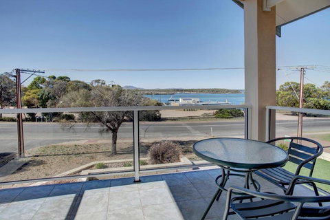 Bay Bliss In Coffin Bay - Foster Accommodation 1