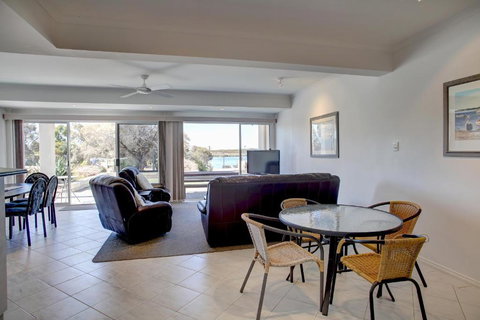 Bay Bliss In Coffin Bay - Foster Accommodation 4