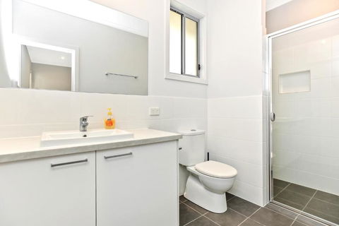 Avaya Sellicks Beachfront Getaway WiFi - Foster Accommodation 1
