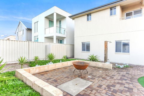 Avaya Sellicks Beachfront Getaway WiFi - Foster Accommodation 6