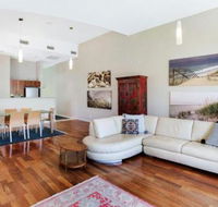 Breath Taking Waterfront - Foster Accommodation