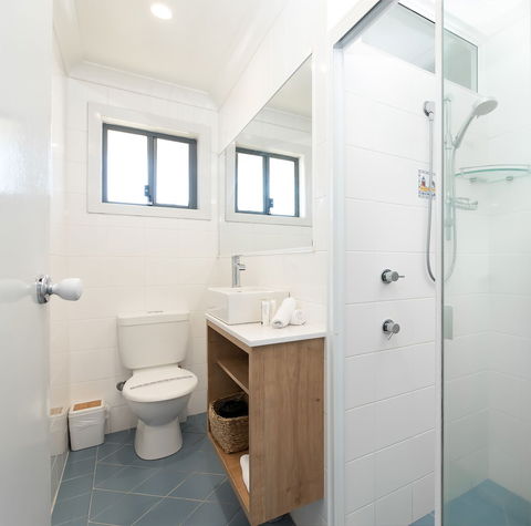 Edgewater 1 - Foster Accommodation 6