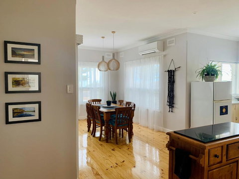 Jewel Of The South Beachfront Holiday Rental - Foster Accommodation 1