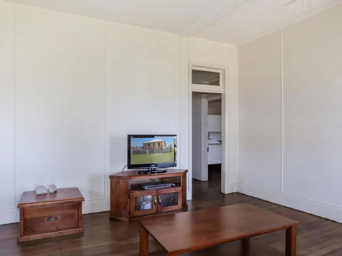 Yamba Pilot Cottage 1 Pets Welcome Close To Beach - Foster Accommodation 2