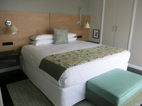 StoneTryst Spa Villas - Foster Accommodation 1