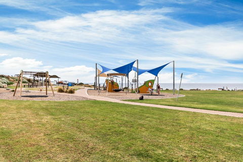 Maslin Beach Getaway - Foster Accommodation 6