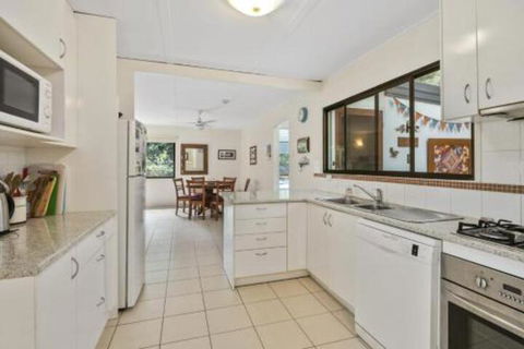Allamanda Cottage - Foster Accommodation 6