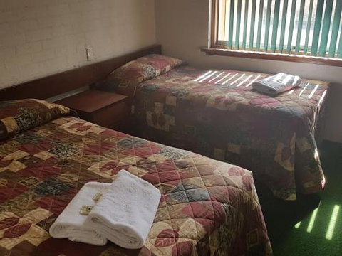 The Club Hotel - Foster Accommodation 5