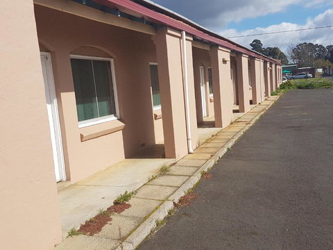 The Club Hotel - Foster Accommodation 2