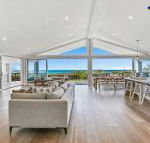Dayz Dreamin pool gas fireplace  beachfront - Foster Accommodation