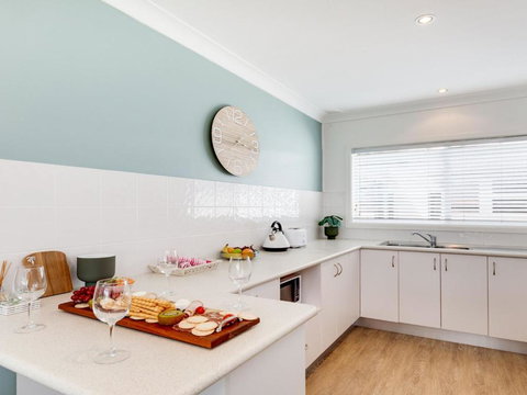 Ocean Blue Apartment Three Apartment On 2nd Level - Foster Accommodation 3