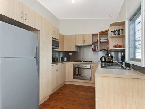 Urchins Funky Comfort & Style - Foster Accommodation 3