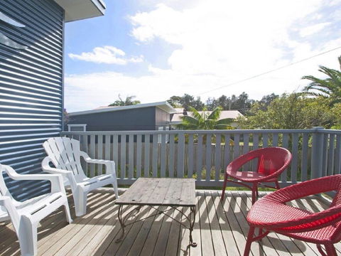 Urchins Funky Comfort & Style - Foster Accommodation 5