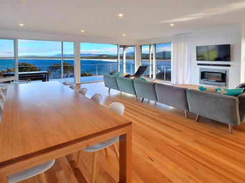 Seven Mile Heaven Your Coastal Kingdom - Foster Accommodation 4