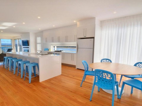 Seven Mile Heaven Your Coastal Kingdom - Foster Accommodation 6
