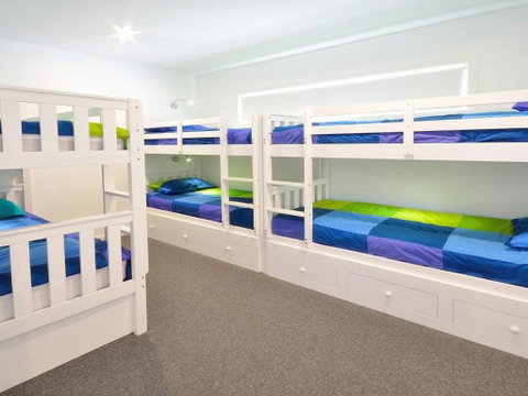 Seven Mile Heaven Your Coastal Kingdom - Foster Accommodation 3