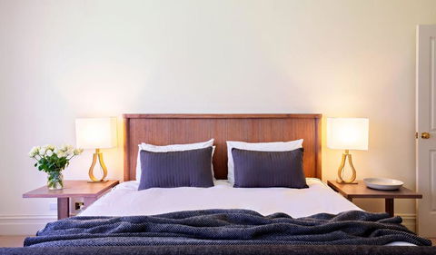 Cherubino Wines Guest Houses - Foster Accommodation 4