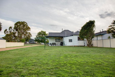 Sapphire Cottage - Foster Accommodation 2