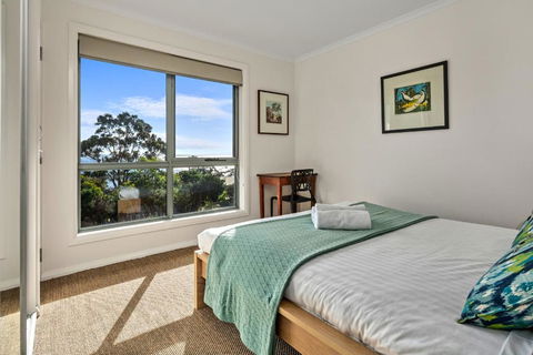 GRANITE BEACH HOUSE At Bay Of Fires - Foster Accommodation 3