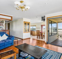 Rocks Retreat House with Sea Views - Foster Accommodation