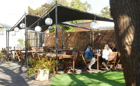 Grand Central Hotel - Foster Accommodation 4