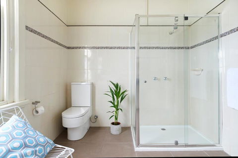 Grand Central Hotel - Foster Accommodation 2