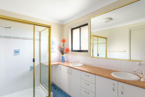 2 / 80 Cooloola Drive Comfortable & Cosy Unit Enjoying Ocean Views & Views To Fraser Island - Foster Accommodation 2