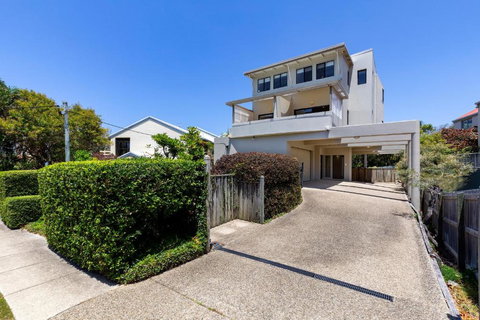 Wake Up To Ocean Views In Stylish Comfort - Foster Accommodation 7